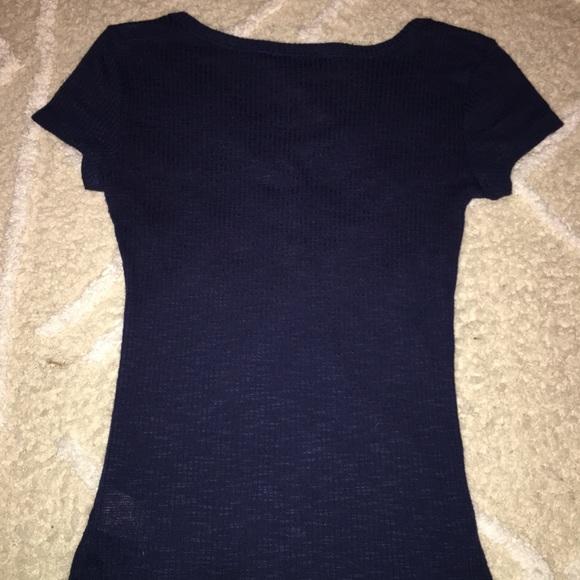 SOLD basic blue tee - Picture 2 of 2